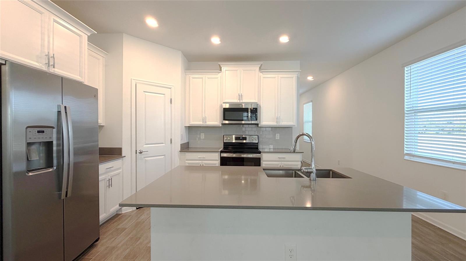 WATERSIDE/JOHNS LAKE PH 2C - Residential Lease