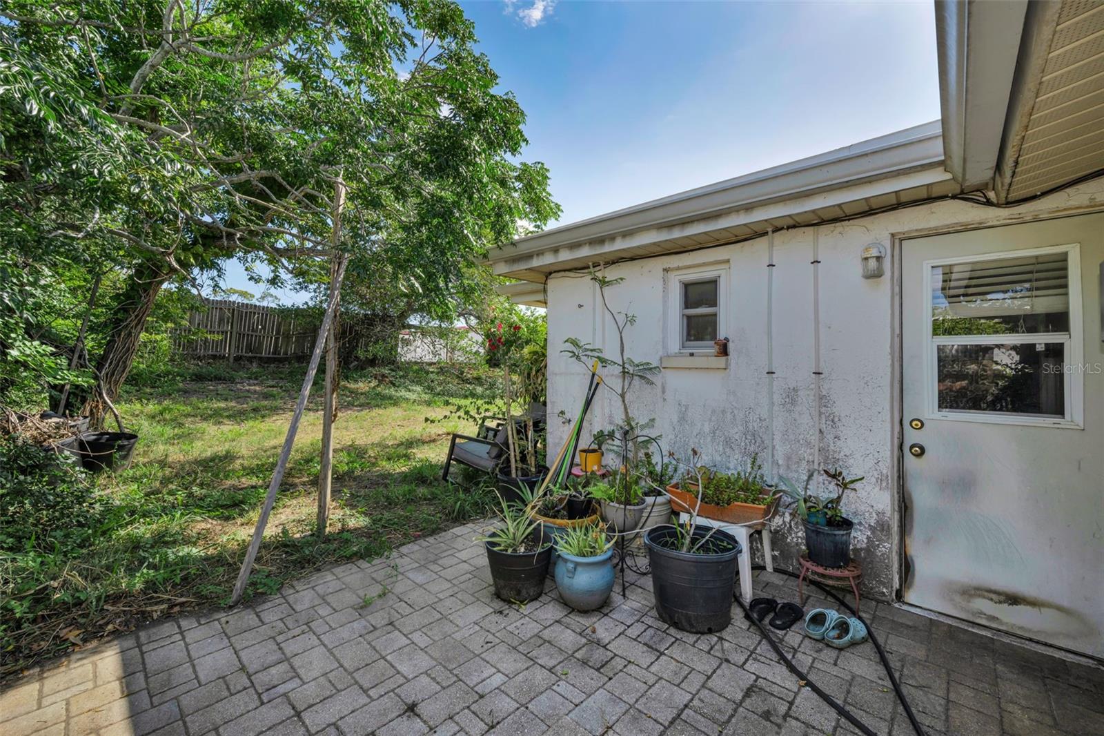 ALOHA GARDENS - Residential