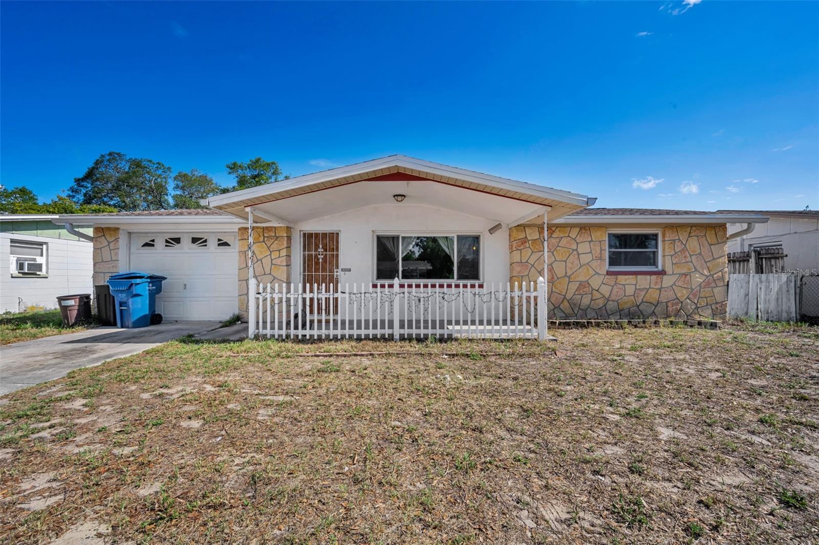 ALOHA GARDENS - Residential