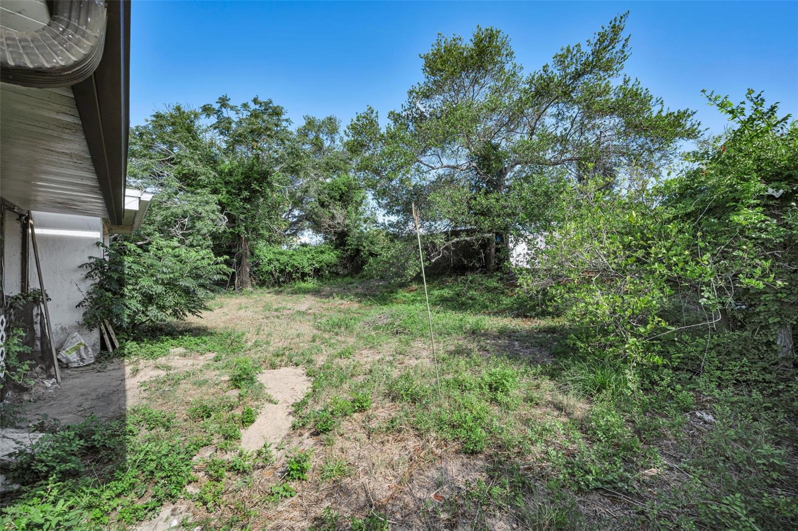 ALOHA GARDENS - Residential