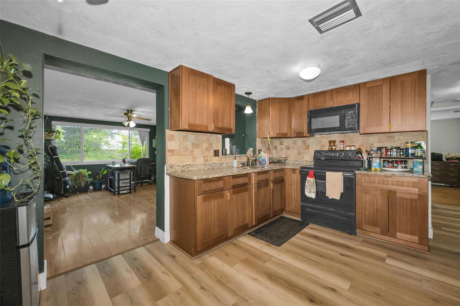 ALOHA GARDENS - Residential