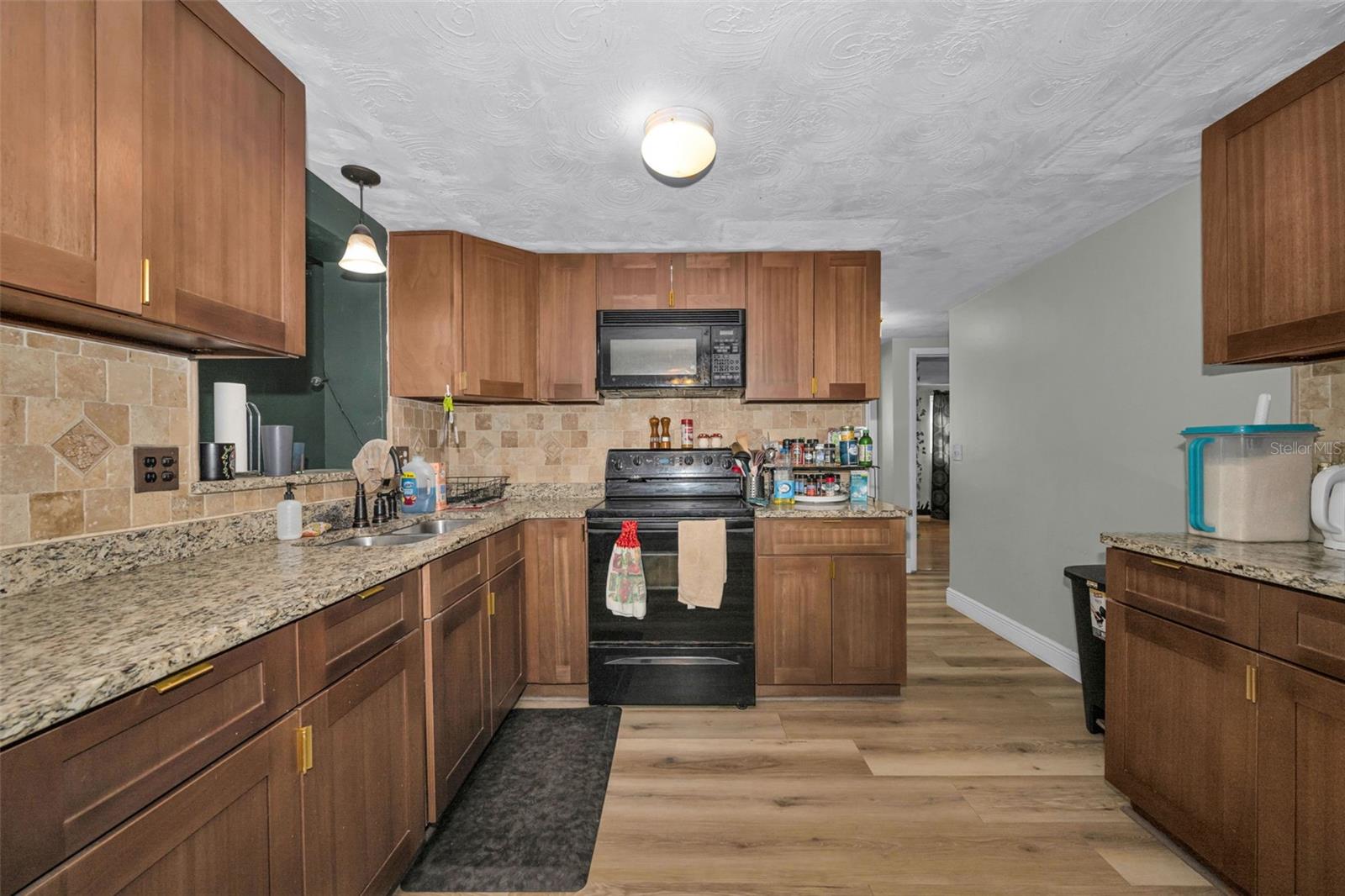 ALOHA GARDENS - Residential