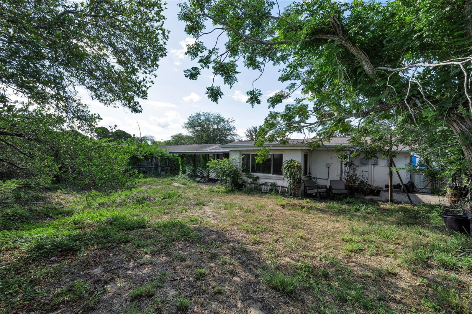 ALOHA GARDENS - Residential