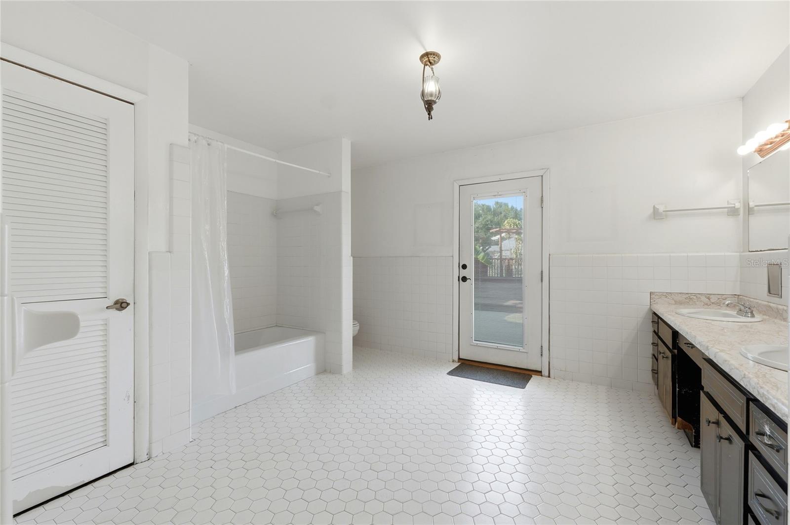 WINTERSET GARDENS - Residential