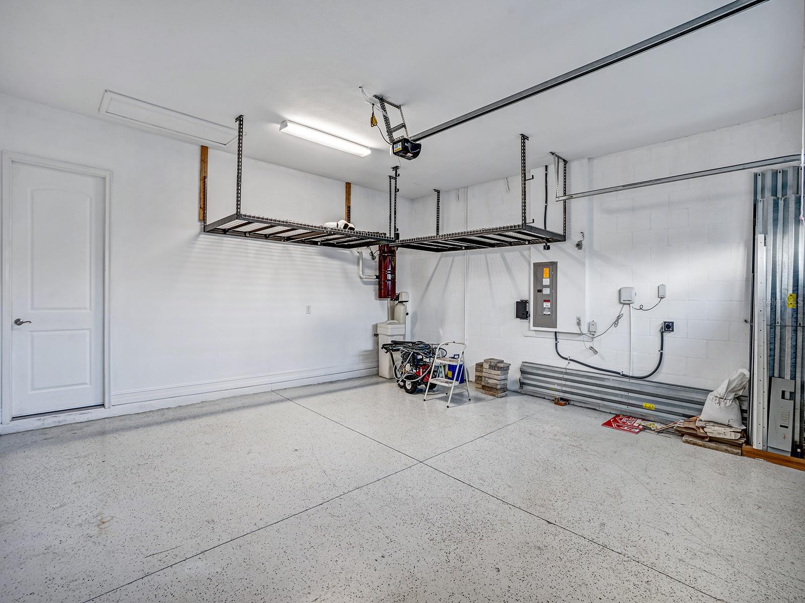 PROMENADE AT LAKE PARK PH - Residential