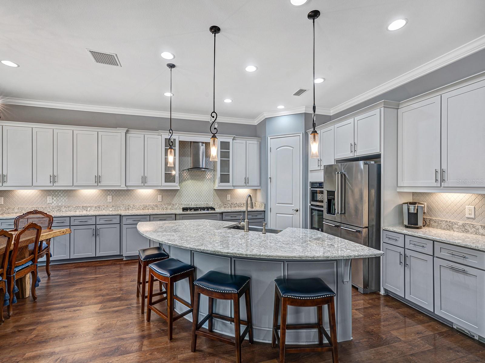 PROMENADE AT LAKE PARK PH - Residential