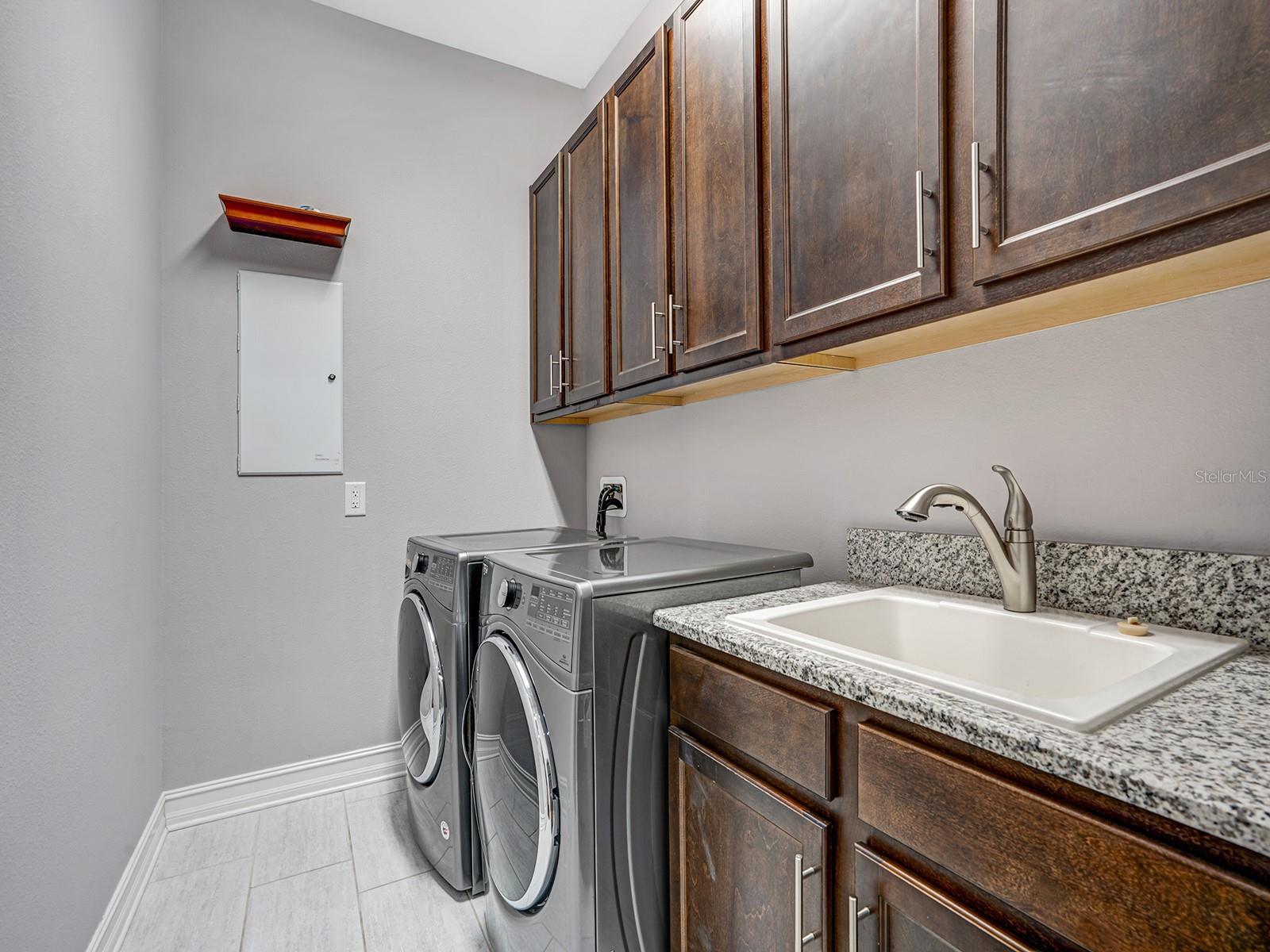 PROMENADE AT LAKE PARK PH - Residential