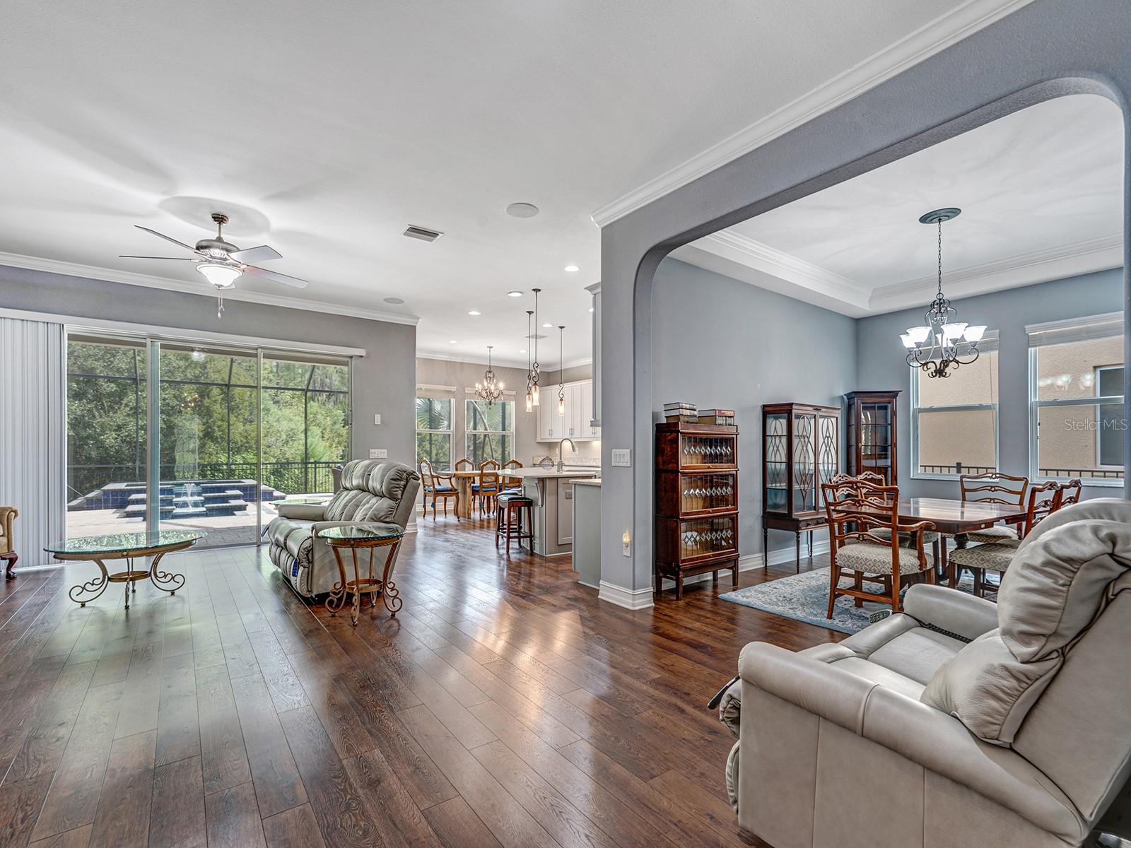 PROMENADE AT LAKE PARK PH - Residential