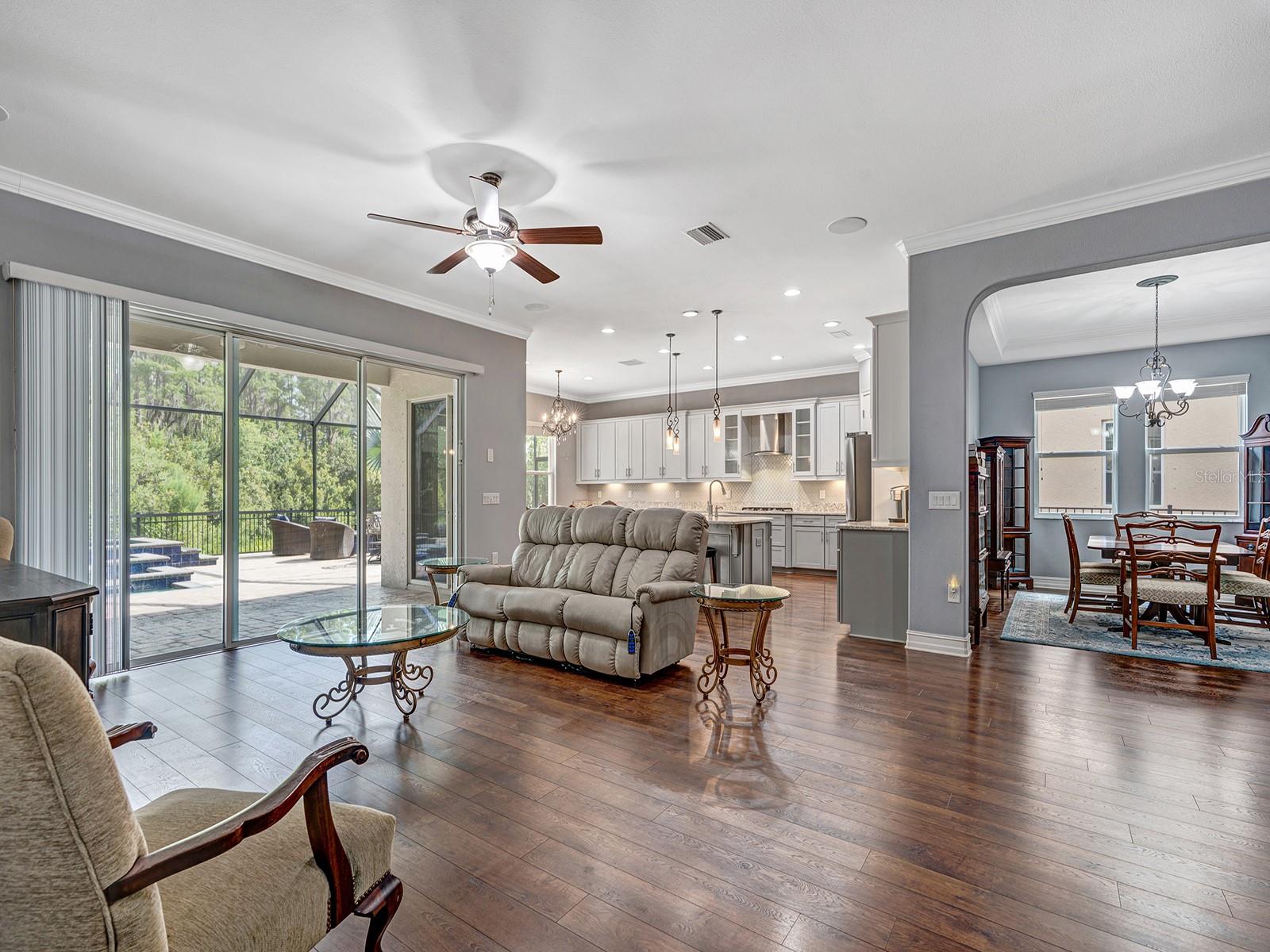 PROMENADE AT LAKE PARK PH - Residential
