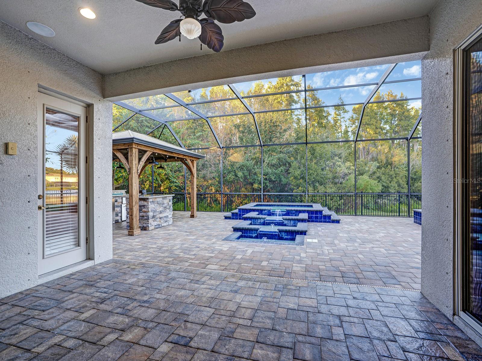 PROMENADE AT LAKE PARK PH - Residential