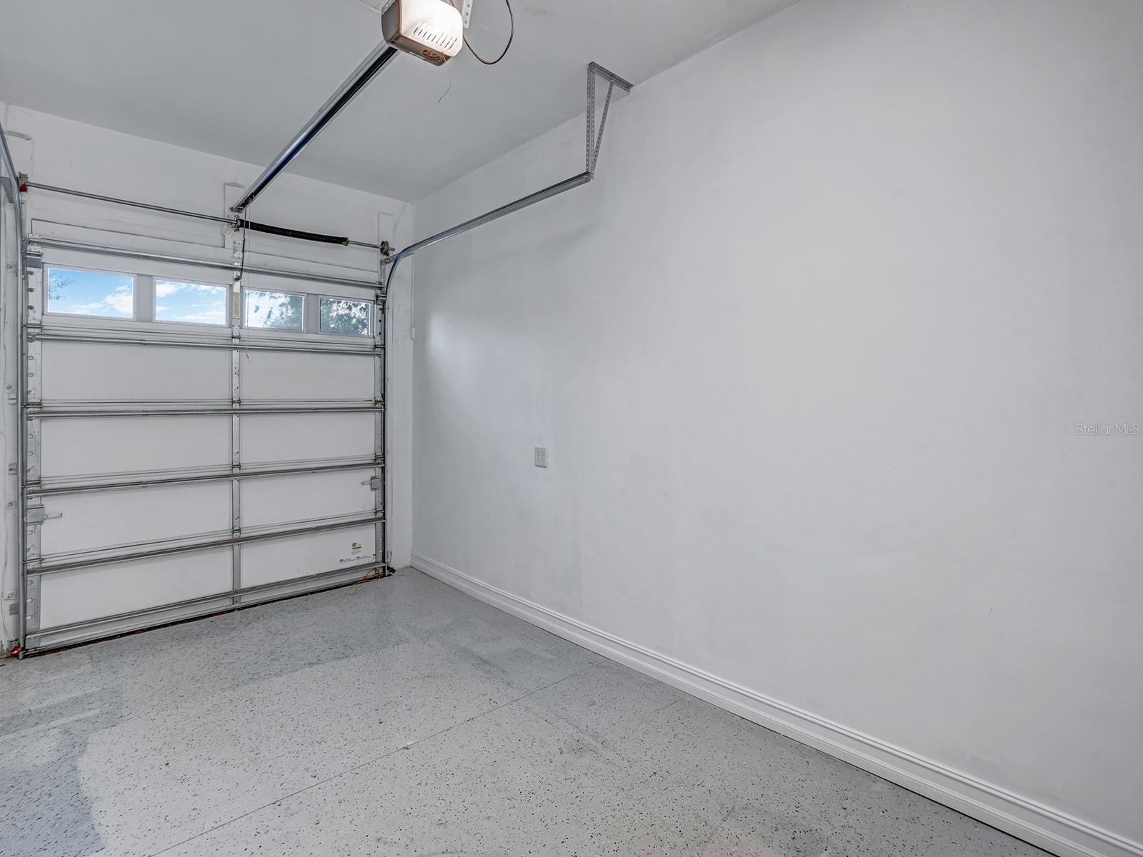 PROMENADE AT LAKE PARK PH - Residential