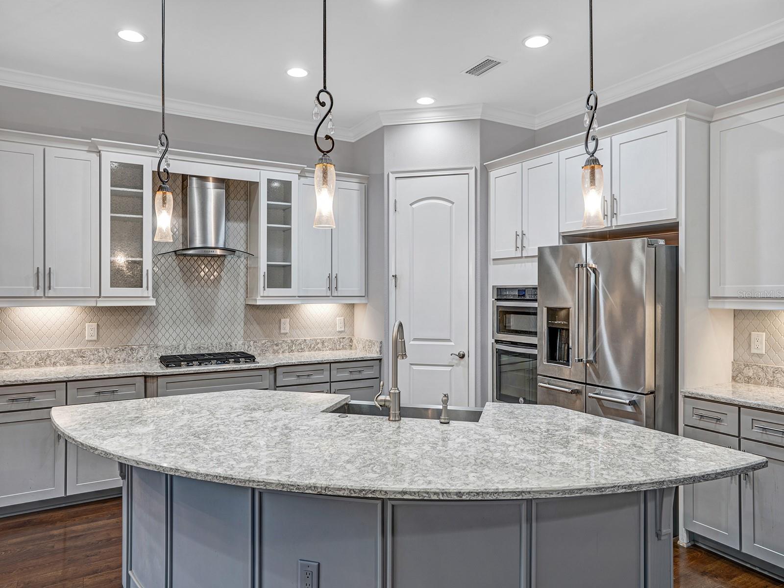 PROMENADE AT LAKE PARK PH - Residential