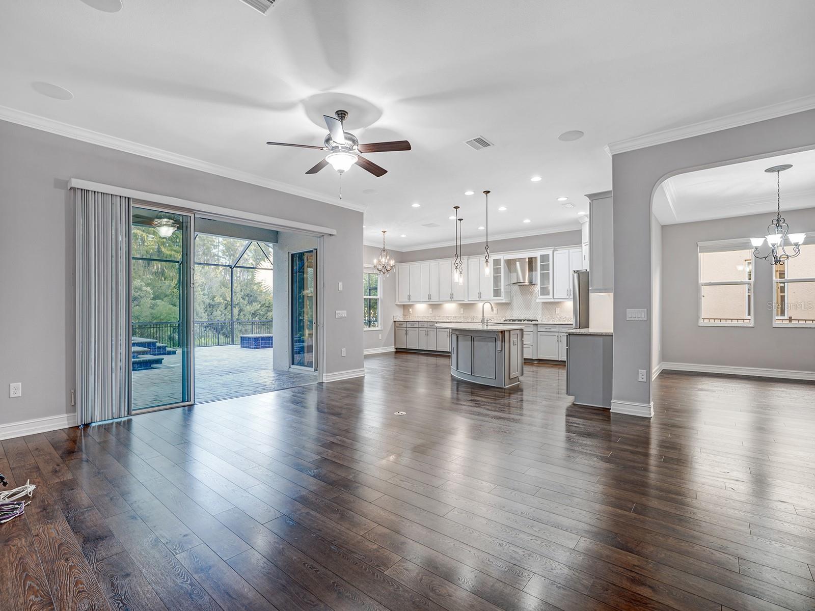 PROMENADE AT LAKE PARK PH - Residential