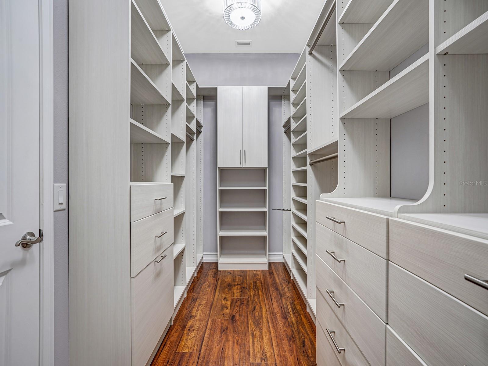 PROMENADE AT LAKE PARK PH - Residential