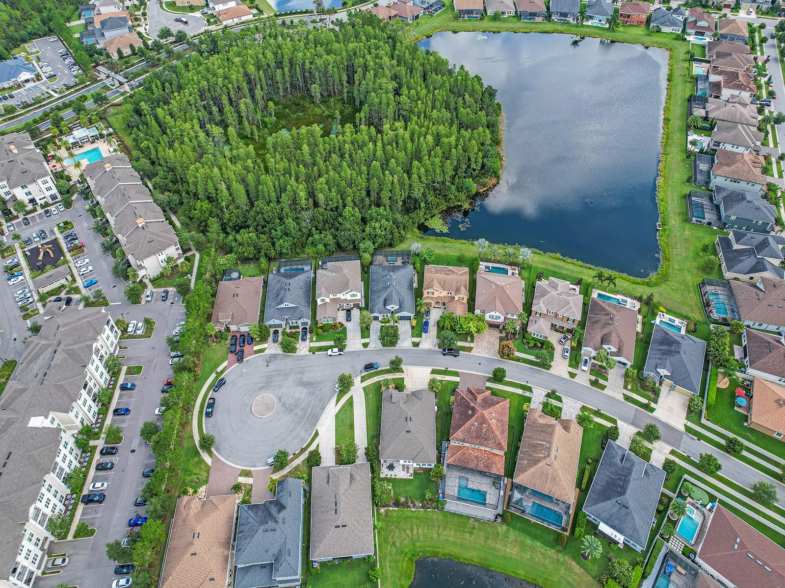 PROMENADE AT LAKE PARK PH - Residential