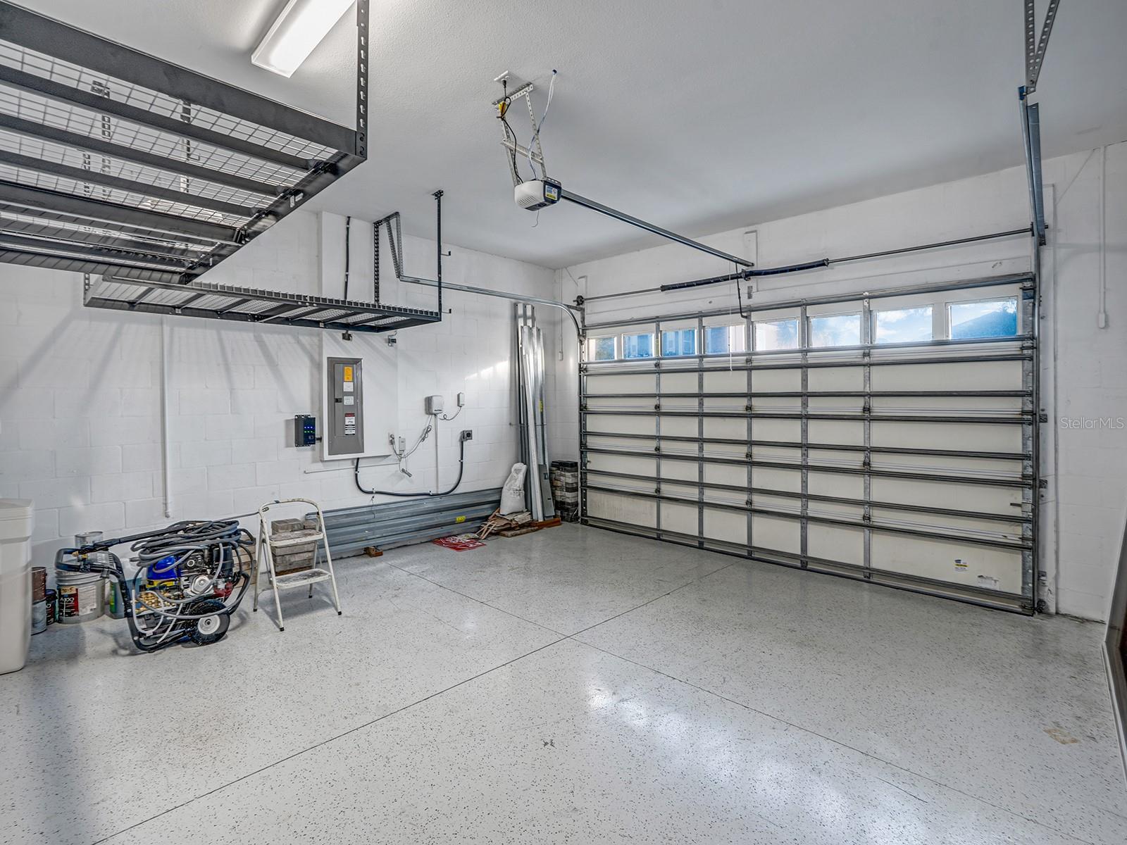 PROMENADE AT LAKE PARK PH - Residential