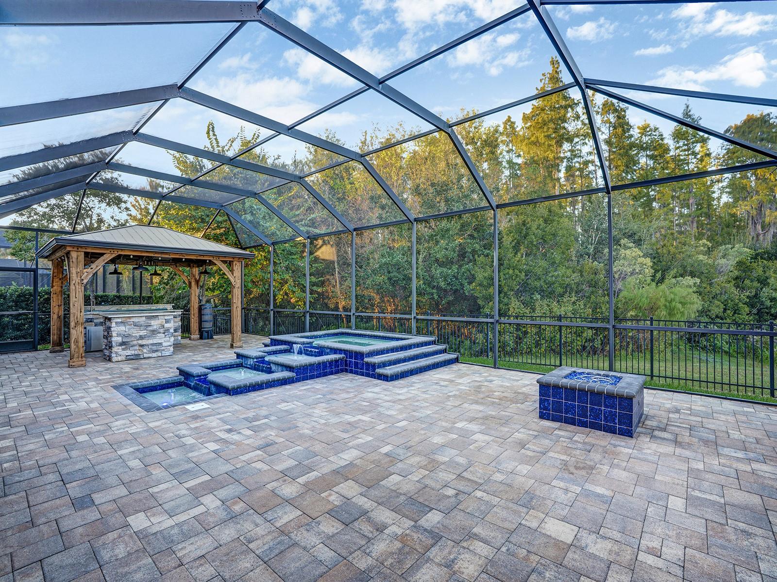 PROMENADE AT LAKE PARK PH - Residential