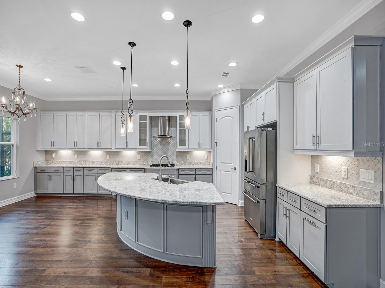 PROMENADE AT LAKE PARK PH - Residential