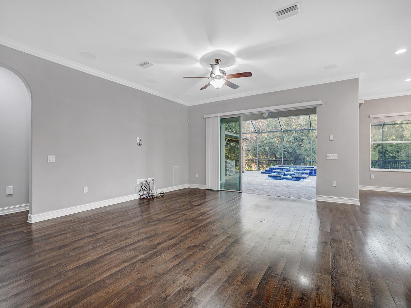 PROMENADE AT LAKE PARK PH - Residential