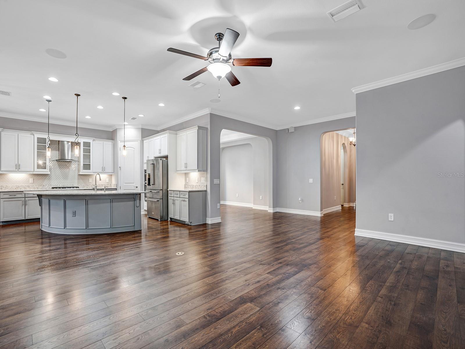 PROMENADE AT LAKE PARK PH - Residential