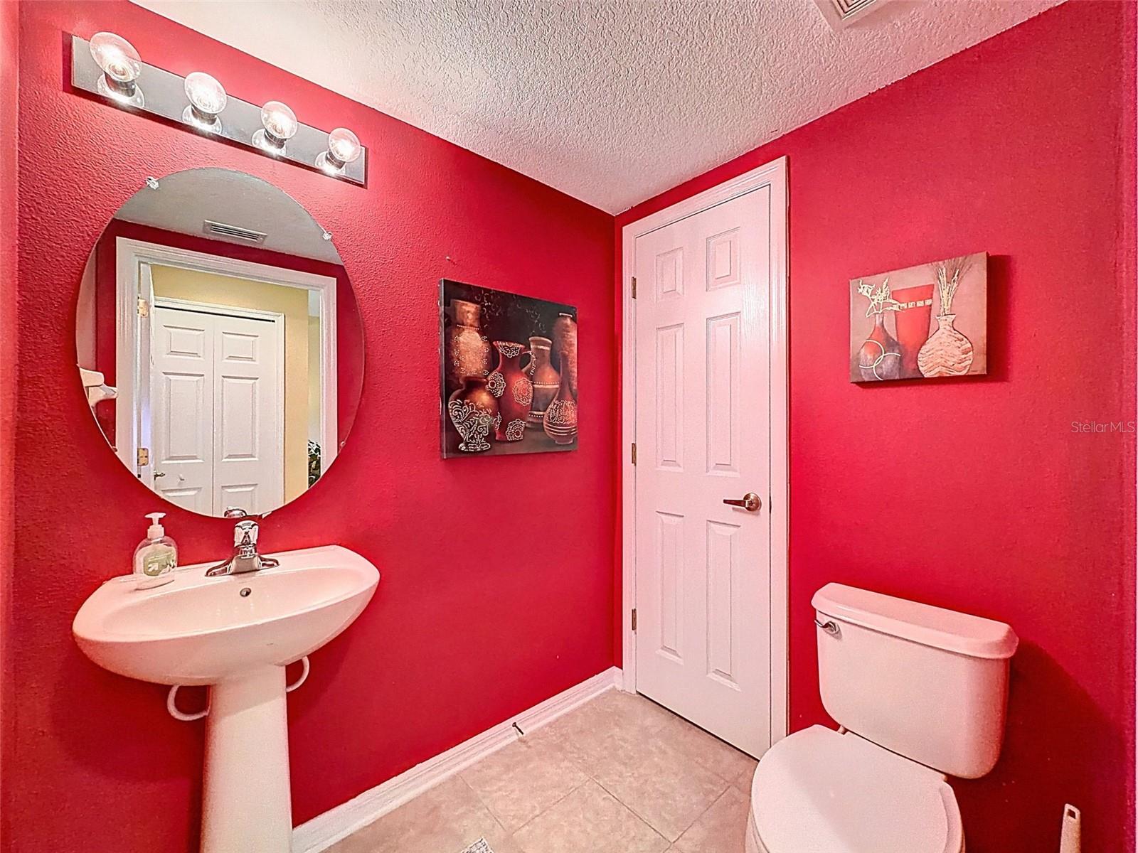 VENTANA TWNHMS AT WATERS EDGE - Residential