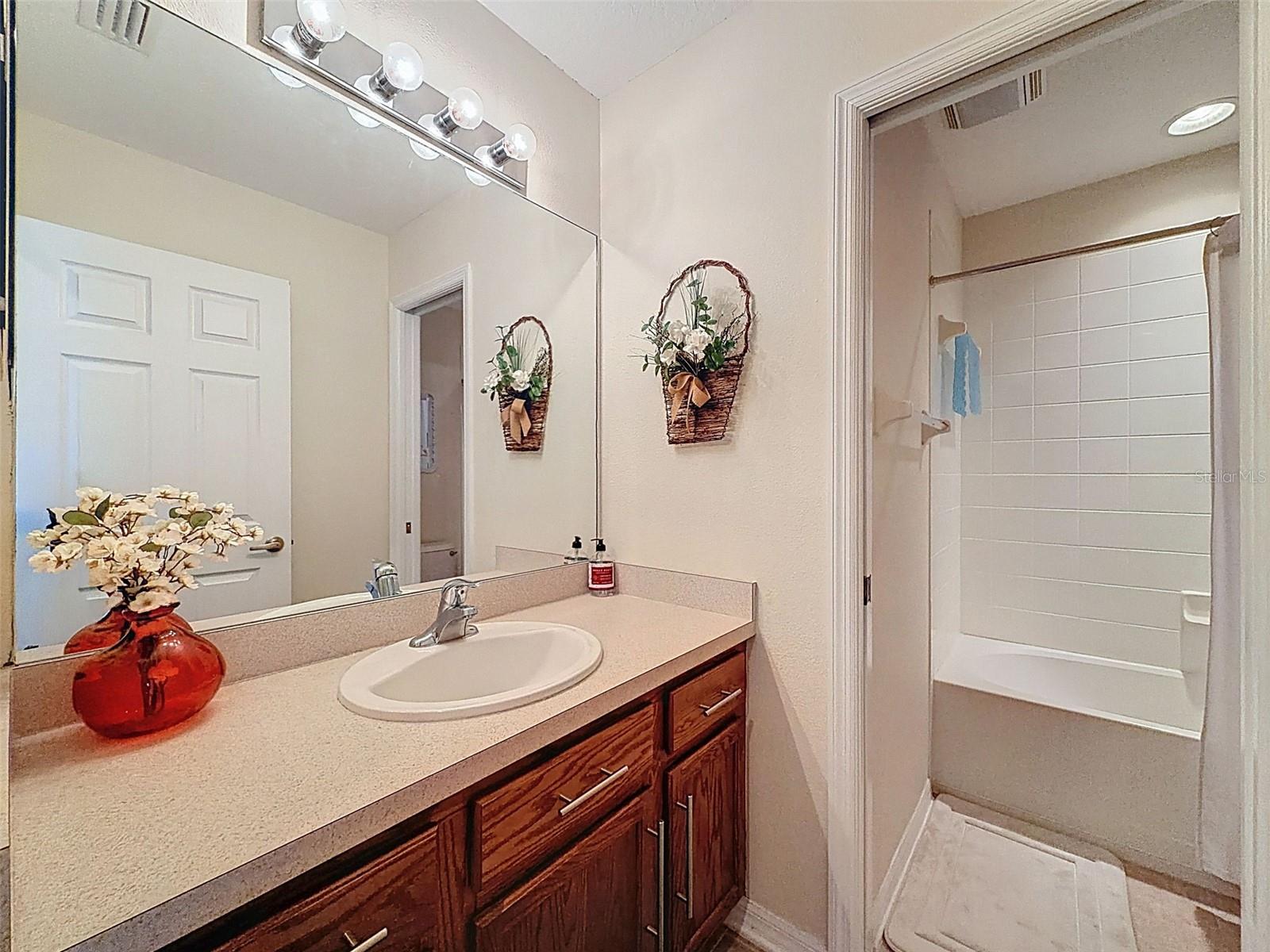 VENTANA TWNHMS AT WATERS EDGE - Residential