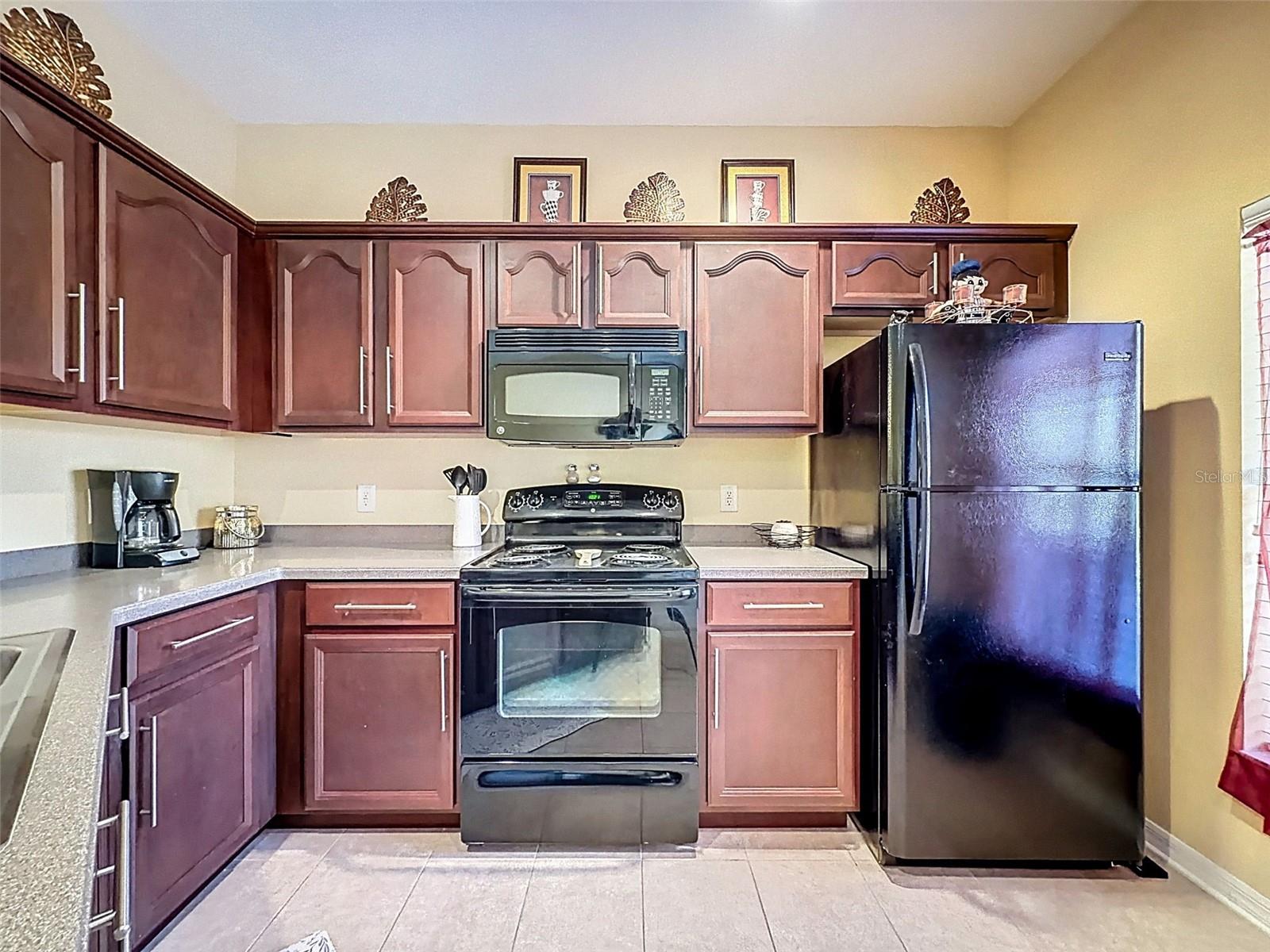 VENTANA TWNHMS AT WATERS EDGE - Residential