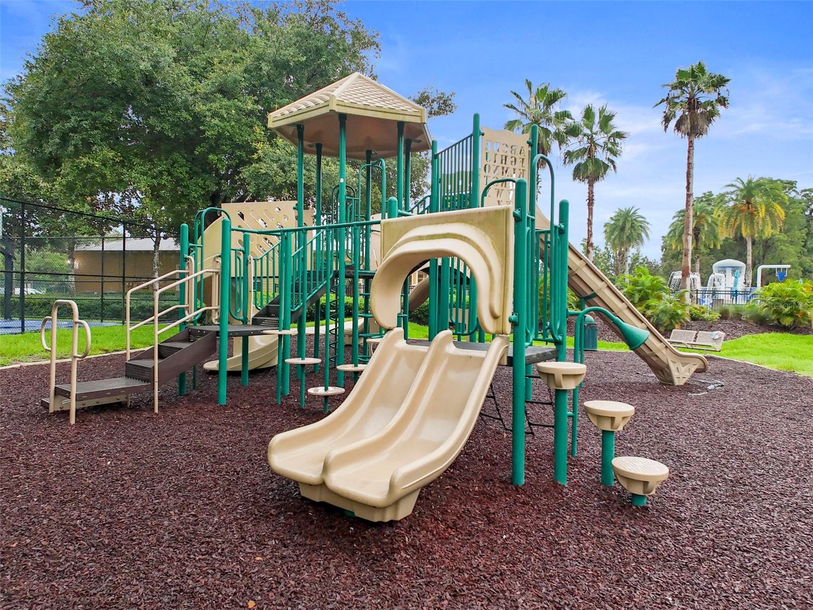 VENTANA TWNHMS AT WATERS EDGE - Residential