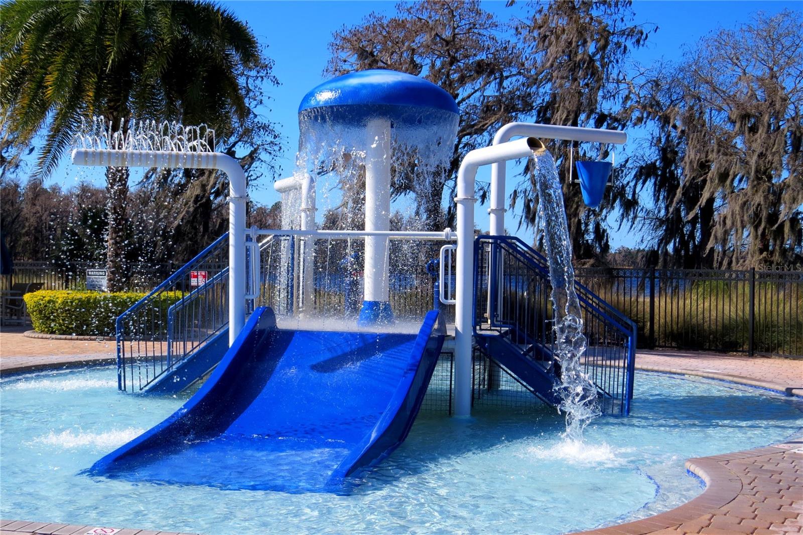 VENTANA TWNHMS AT WATERS EDGE - Residential