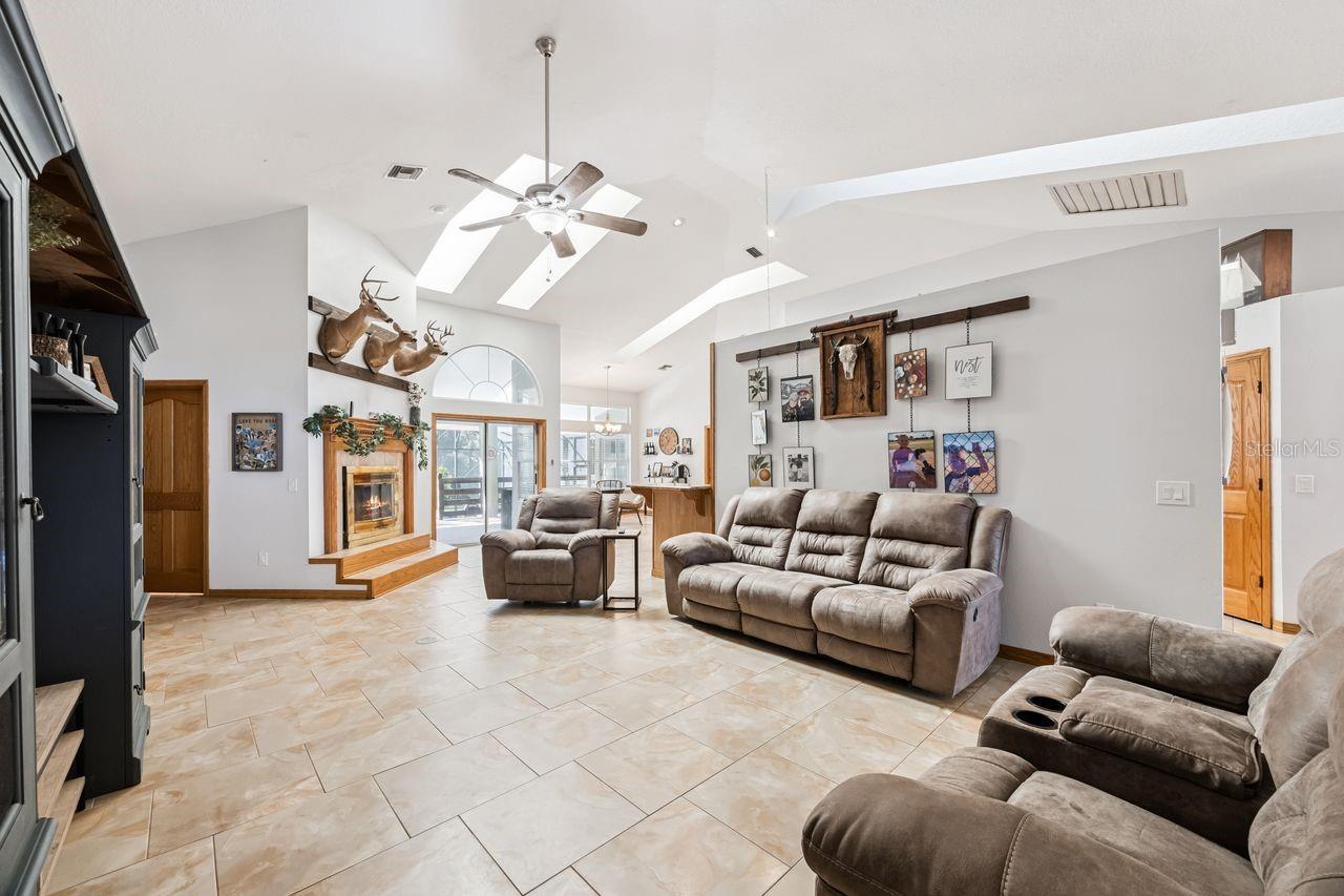 ACREAGE & UNREC - Residential