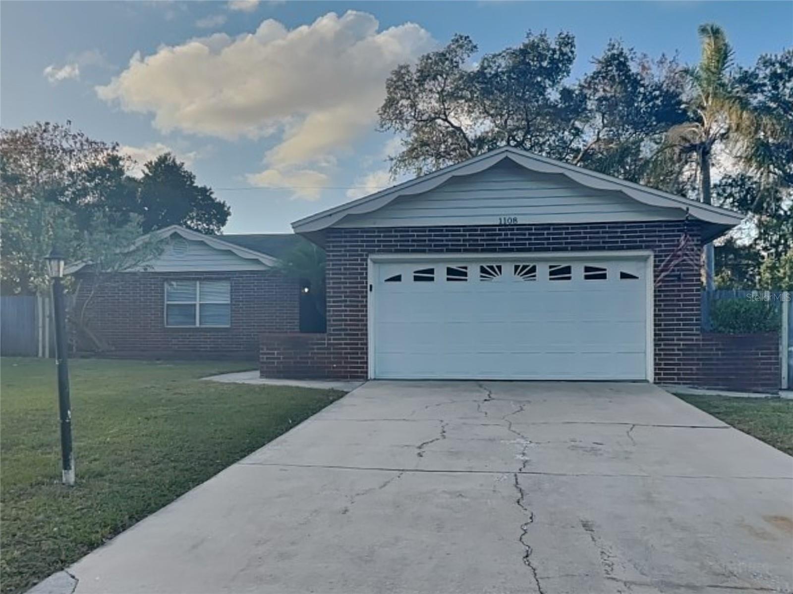 DELTONA LAKES UNIT 10 IN 25 & 36 18 30 - Residential Lease