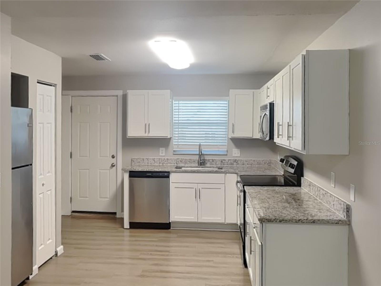 DELTONA LAKES UNIT 10 IN 25 & 36 18 30 - Residential Lease