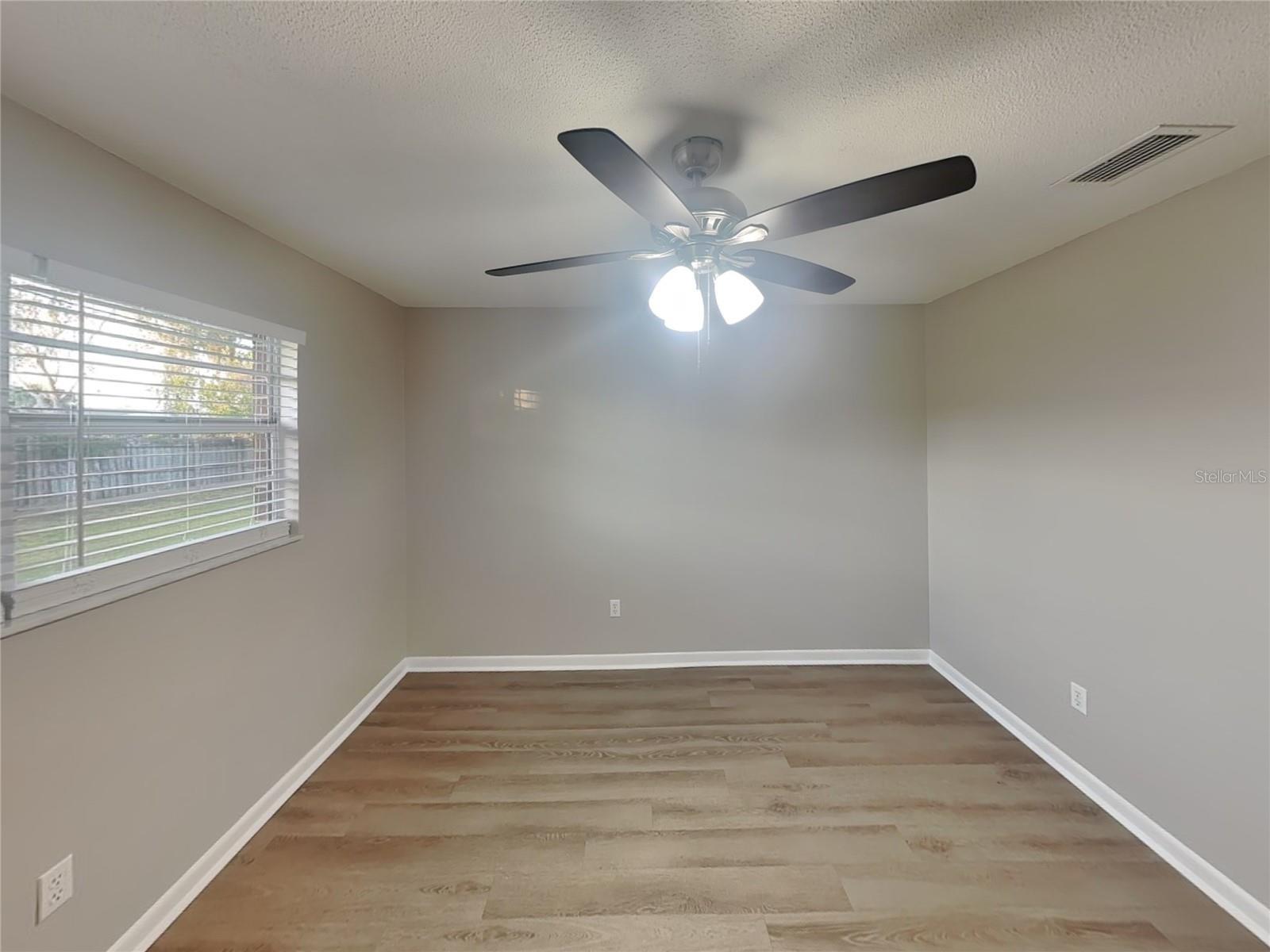 DELTONA LAKES UNIT 10 IN 25 & 36 18 30 - Residential Lease