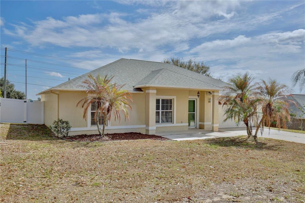 Photo of 9819 Crenshaw Circle, Clermont, FL 34711 (MLS # O6385595)