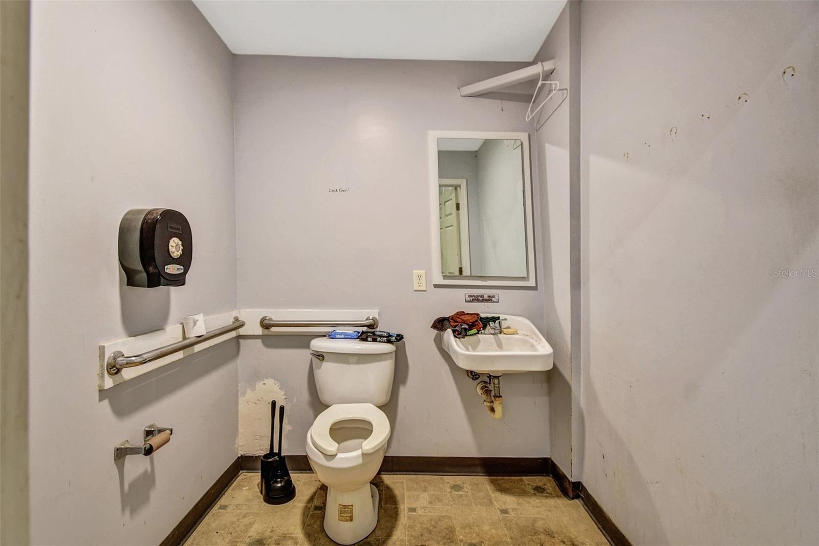 ST AUGUSTINE FLEX WAREHOUSE CO - Commercial Sale