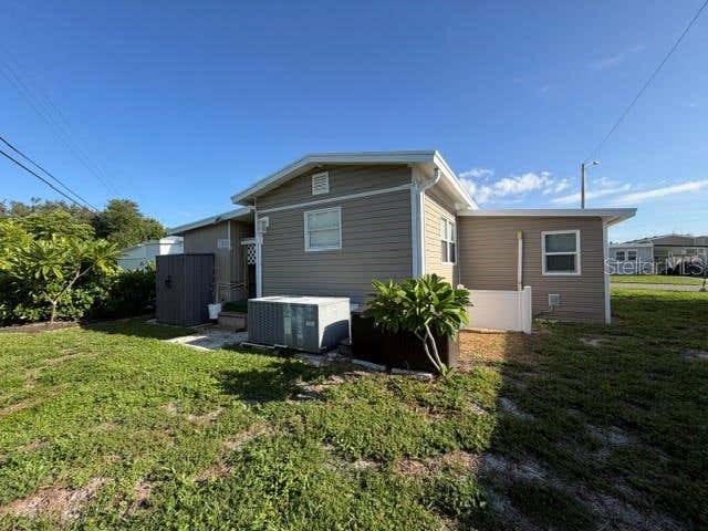 Photo of 813 S Green Circle, Venice, FL 34285 (MLS # N6145357)