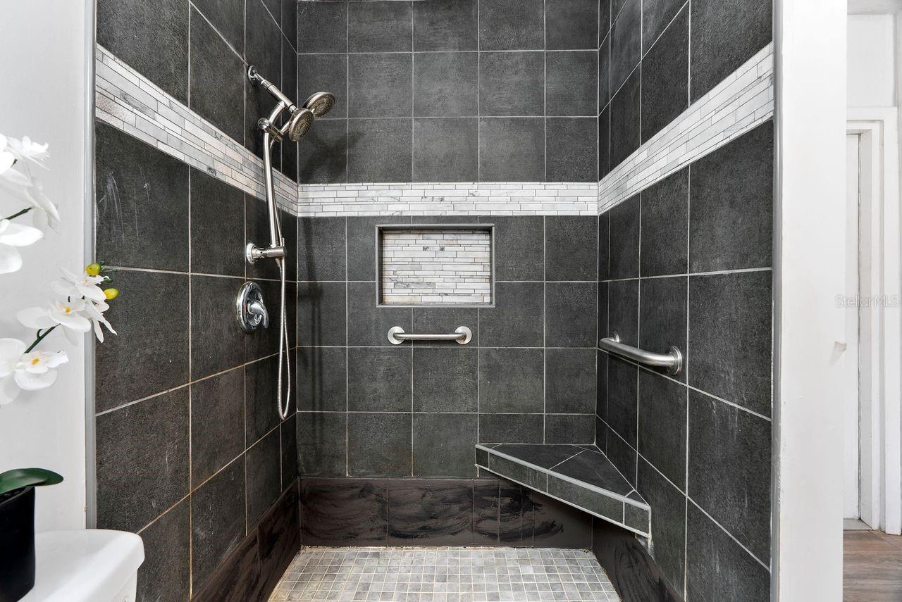 HAMPTON HOMES UNIT 07 - Residential