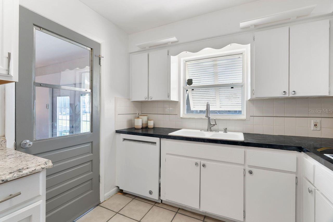 HAMPTON HOMES UNIT 07 - Residential