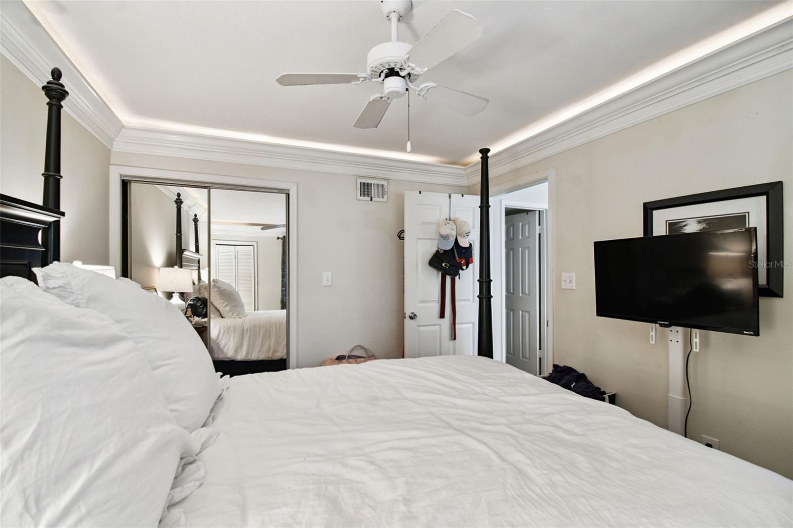 HYDE PARK PLACE II A CONDOMINI - Residential