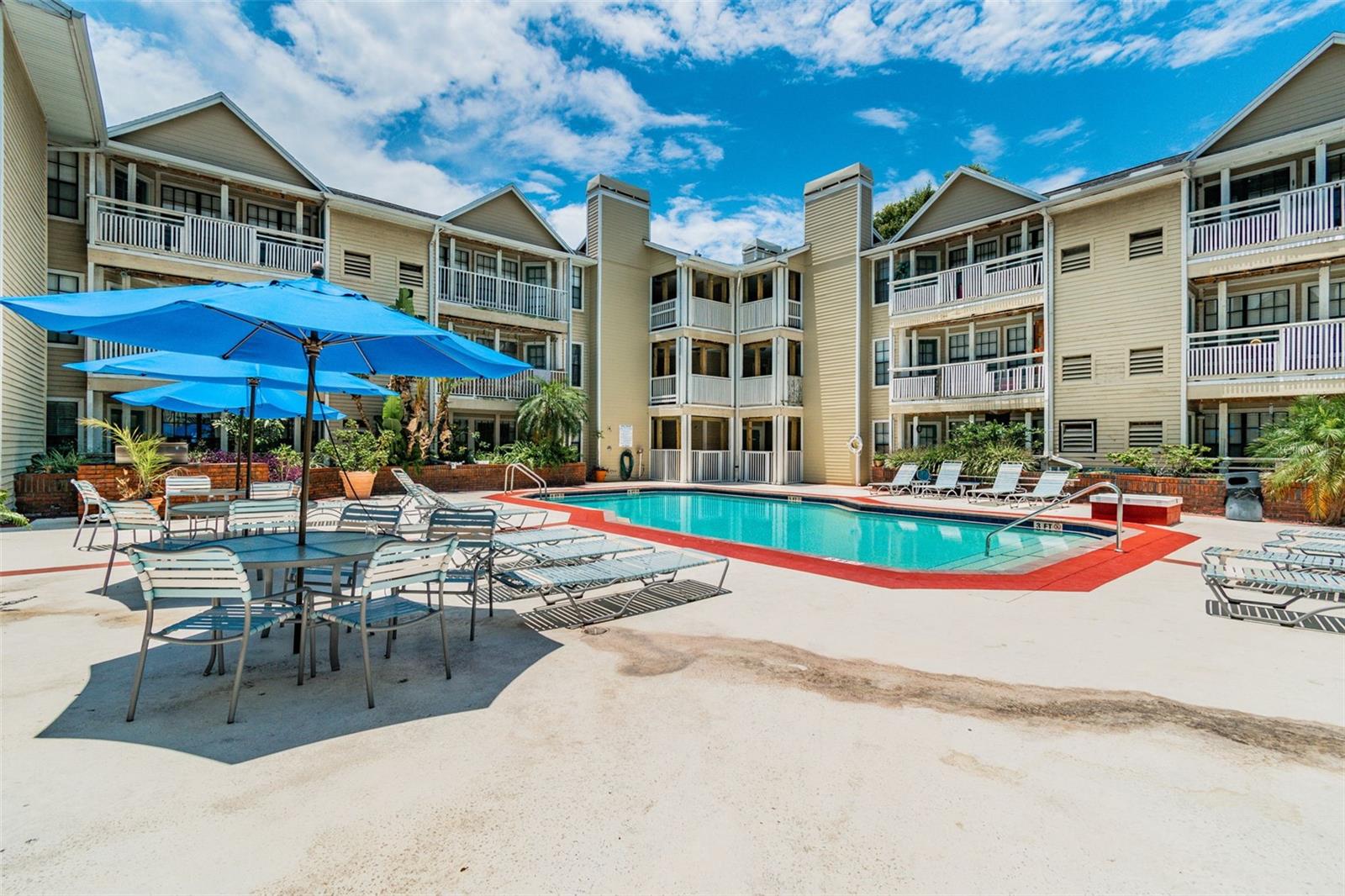 HYDE PARK PLACE II A CONDOMINI - Residential