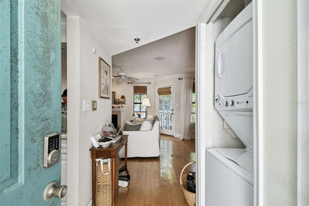 Photo of 1000 W Horatio Street #202, Tampa, FL 33606 (MLS # TB8445693)