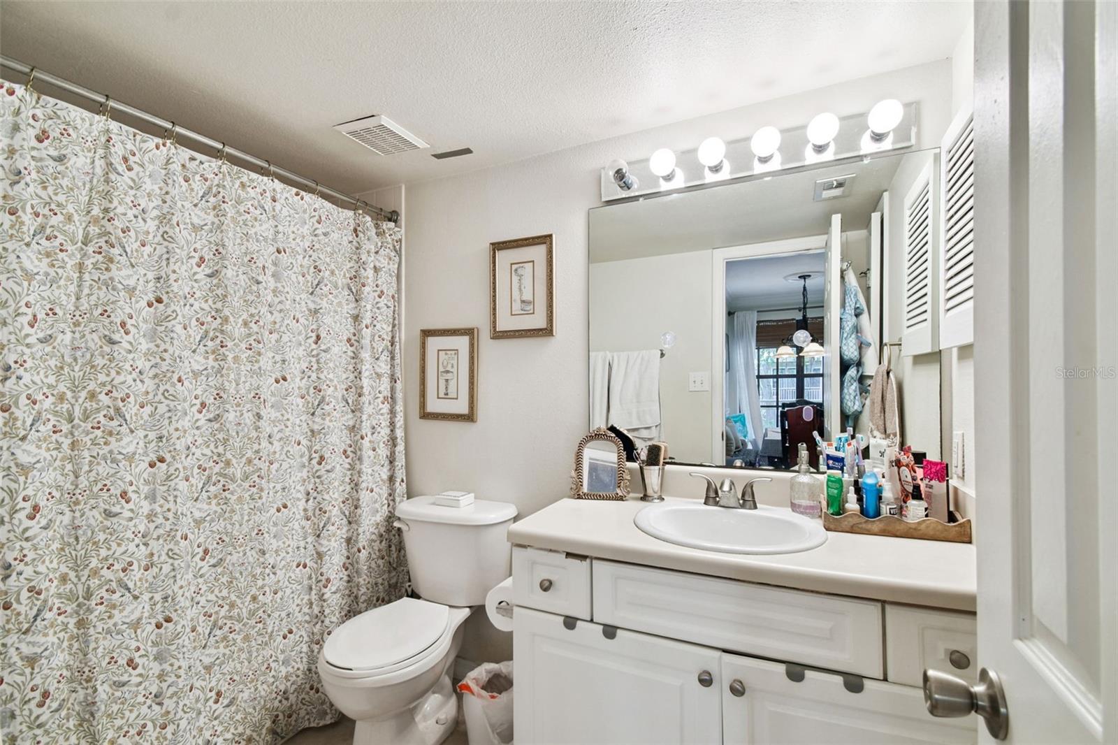 HYDE PARK PLACE II A CONDOMINI - Residential