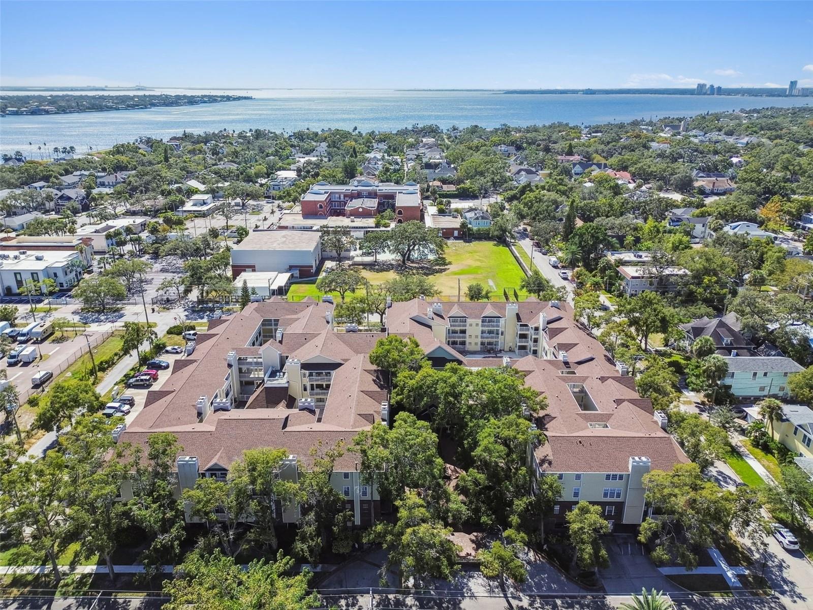 HYDE PARK PLACE II A CONDOMINI - Residential