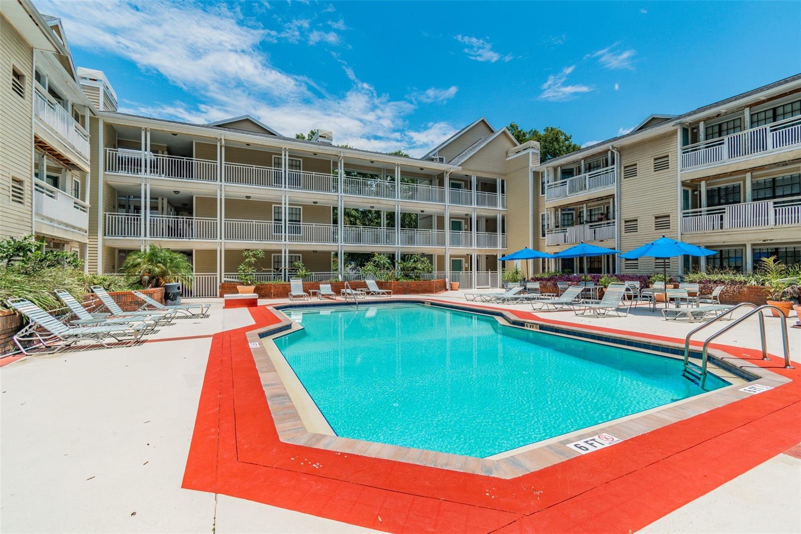 HYDE PARK PLACE II A CONDOMINI - Residential