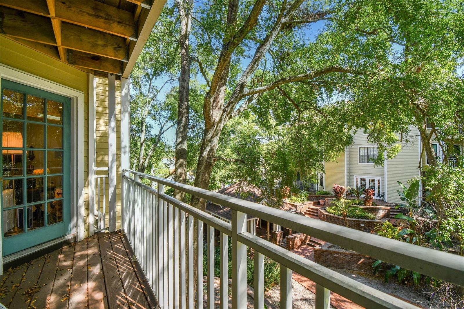 HYDE PARK PLACE II A CONDOMINI - Residential