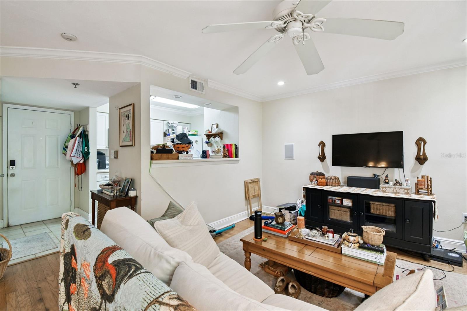 HYDE PARK PLACE II A CONDOMINI - Residential