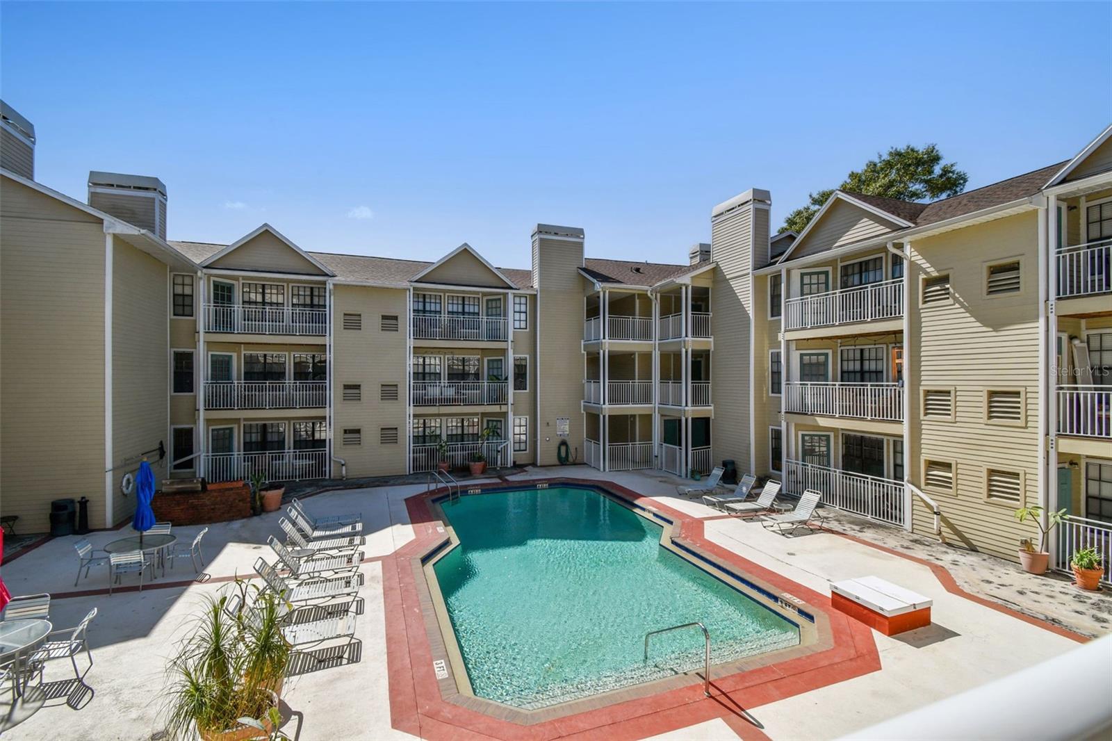 HYDE PARK PLACE II A CONDOMINI - Residential