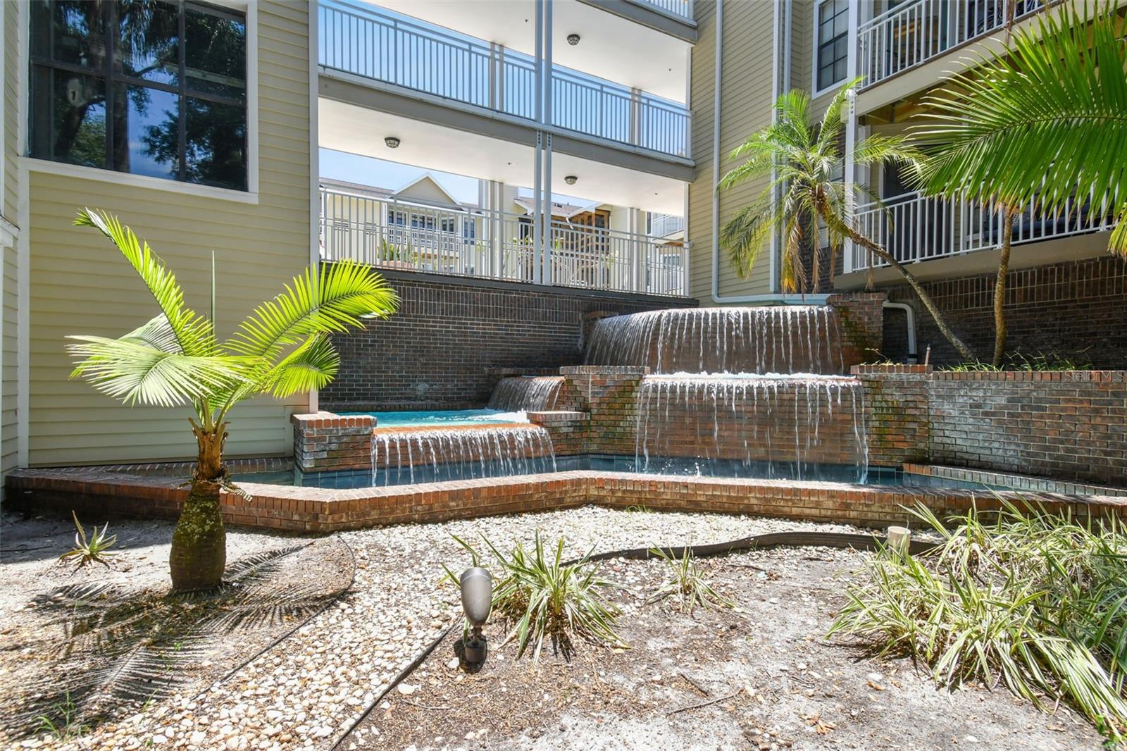 HYDE PARK PLACE II A CONDOMINI - Residential