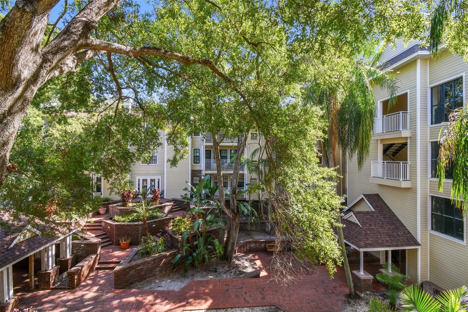 HYDE PARK PLACE II A CONDOMINI - Residential