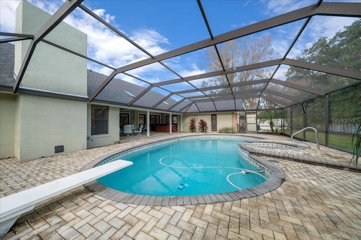 CARRIAGE HILL - Residential